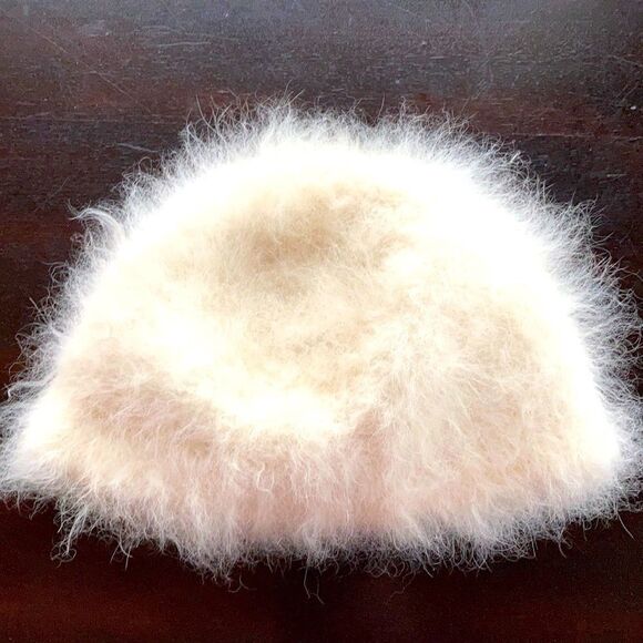 HAND CRAFTED New Fur Ivory White Cream Tone Nuetral Hand Knit Cruelty Free Hat - Picture 5 of 16